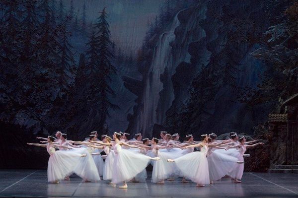 Photo Flash: GISELLE Dances to Singapore — photo 7 of 7