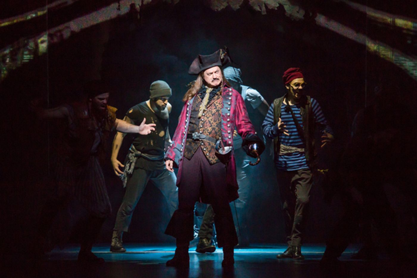 FINDING NEVERLAND Flies to The Hobby Center for the Performing Arts Image