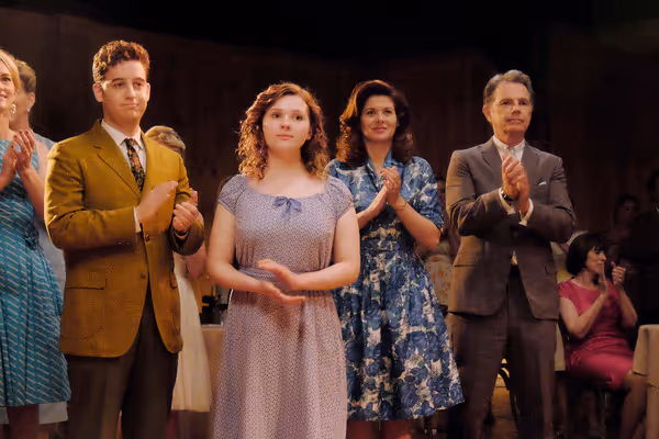 Trevor Einhorn, Abigail Breslin, Debra Messing, Bruce Greenwood Photo