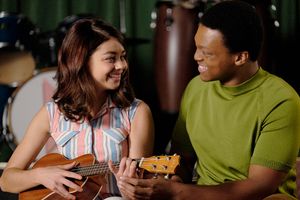 Sarah Hyland, J. Quinton Johnson @ BroadwayWorld Sarah Hyland, J. Quinton Johnson Photo