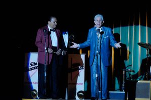 Billy Dee Williams, Tony Roberts @ BroadwayWorld Billy Dee Williams, Tony Roberts Photo