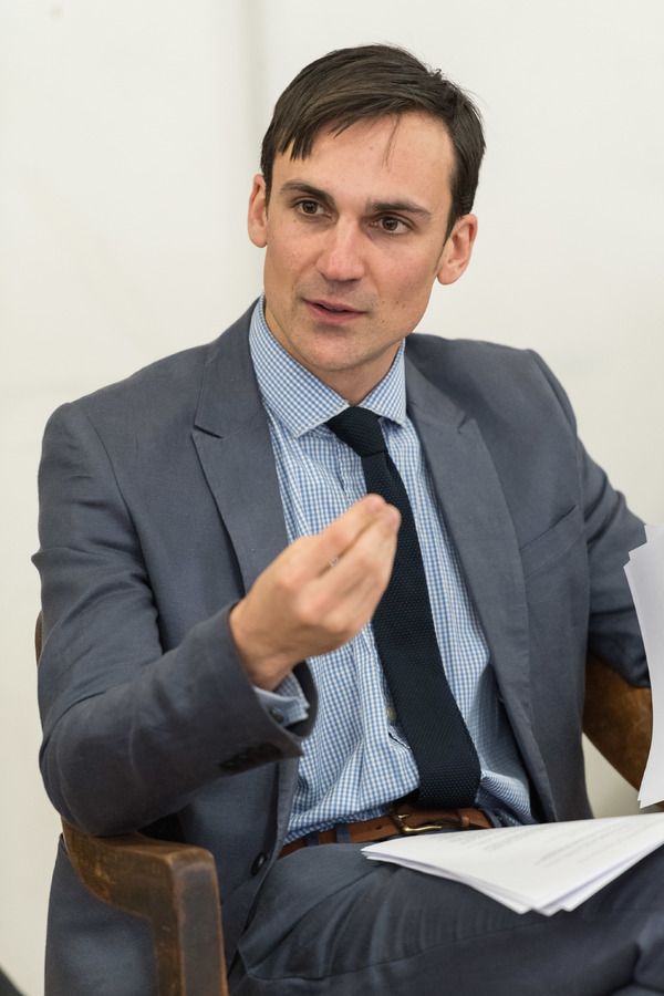 Henry Lloyd-Hughes Photo