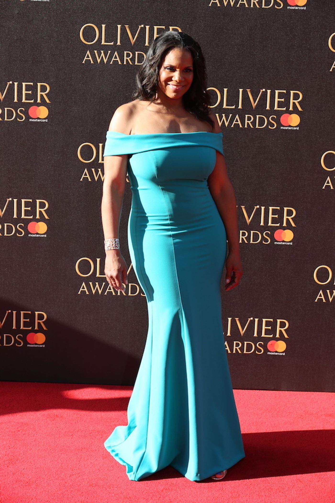 Photo Flash: Amber Riley, Billie Piper & More On 2017 Olivier Awards Red Carpet  Image