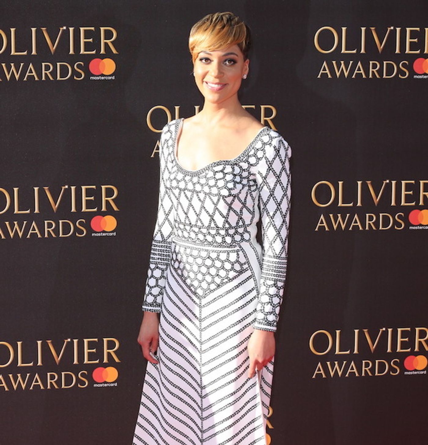 Photo Flash: Amber Riley, Billie Piper & More On 2017 Olivier Awards Red Carpet  Image