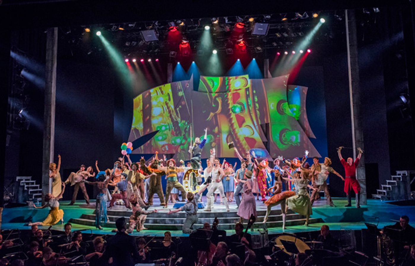 Photo Flash: First Look at Alfie Boe and the Cast of CAROUSEL at London Coliseum  Image