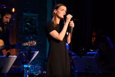 Jennifer Damiano Photo