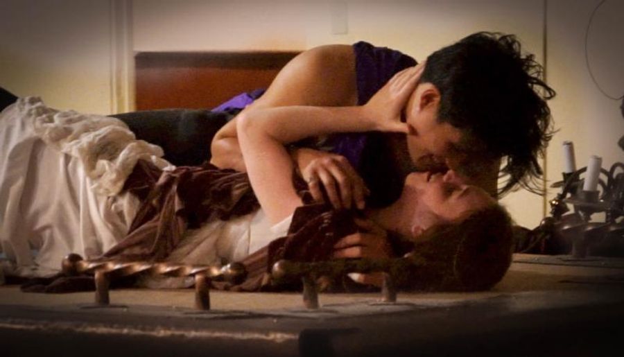 Review: Theatrics Overpower Storytelling in ECT's ROMEO AND JULIET Image