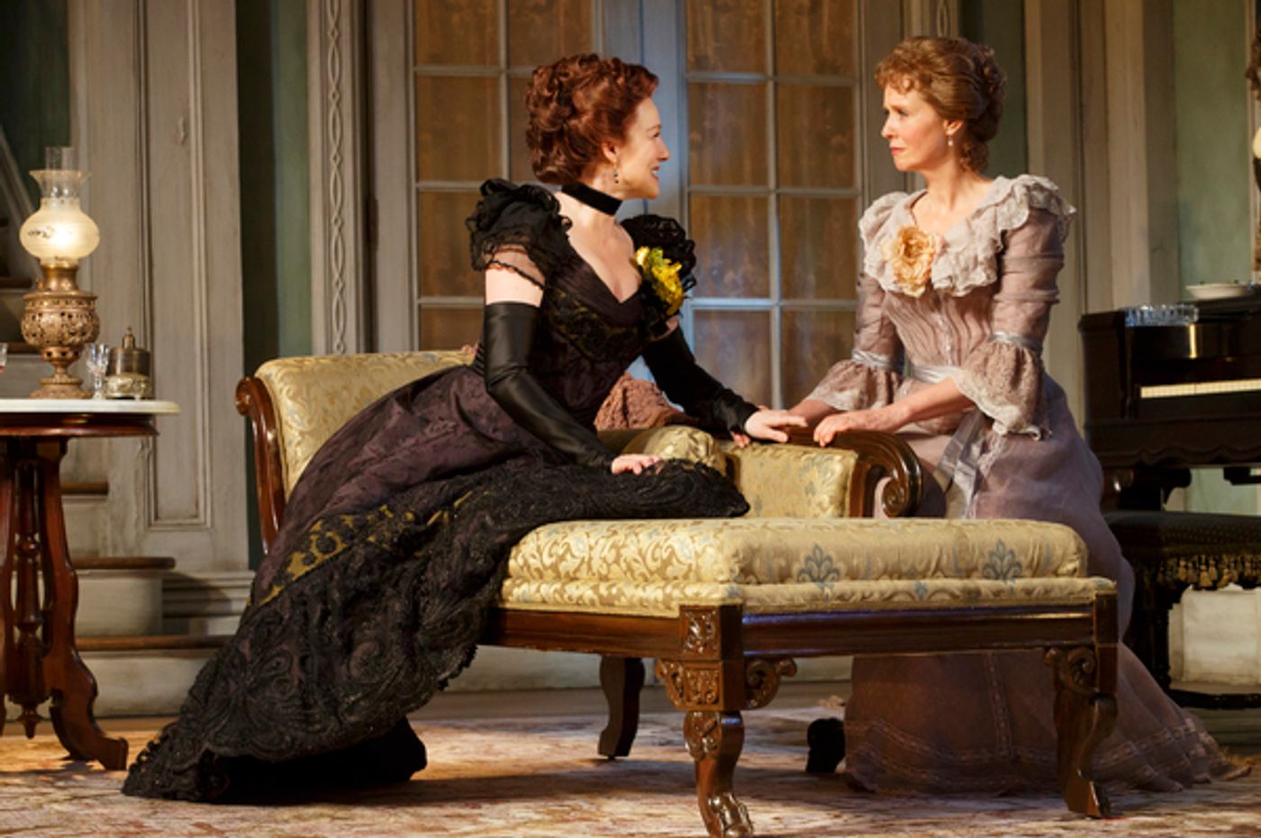 Photo Flash: First Look at Laura Linney and Cynthia Nixon Swapping Roles in THE LITTLE FOXES on Broadway  Image