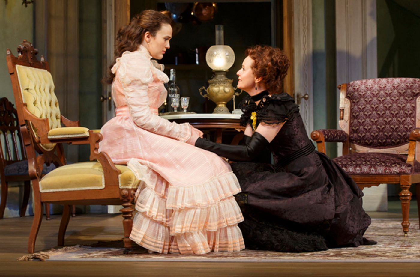 Photo Flash: First Look at Laura Linney and Cynthia Nixon Swapping Roles in THE LITTLE FOXES on Broadway  Image