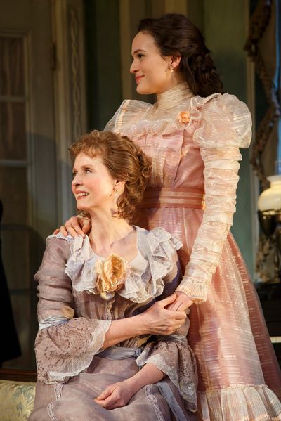 Cynthia Nixon and Francesca Carpanini Photo