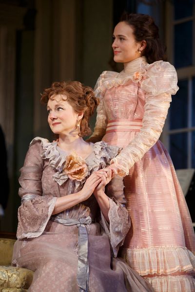 Laura Linney and Francesca Carpanini Photo