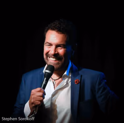 Clint Holmes Photo