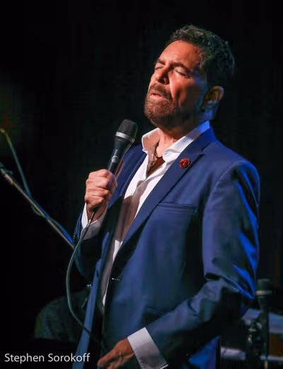 Clint Holmes Photo