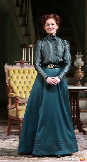 Laura Linney @ BroadwayWorld Laura Linney Photo