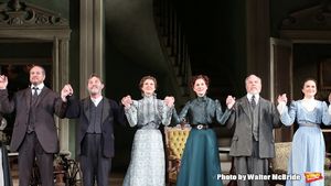Darren Goldstein, Richard Thomas, Cynthia Nixon, Laura Linney, Michael McKean and Francesca Carpanini @ BroadwayWorld Darren Goldstein, Richard Thomas, Cynthia Nixon, Laura Linney, Michael McKean and Fra Photo