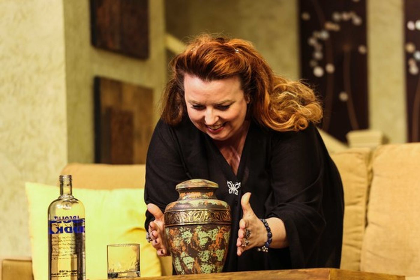 Photo Flash: Hilarity Ensues in Tacoma Little Theatre's EXIT LAUGHING  Image