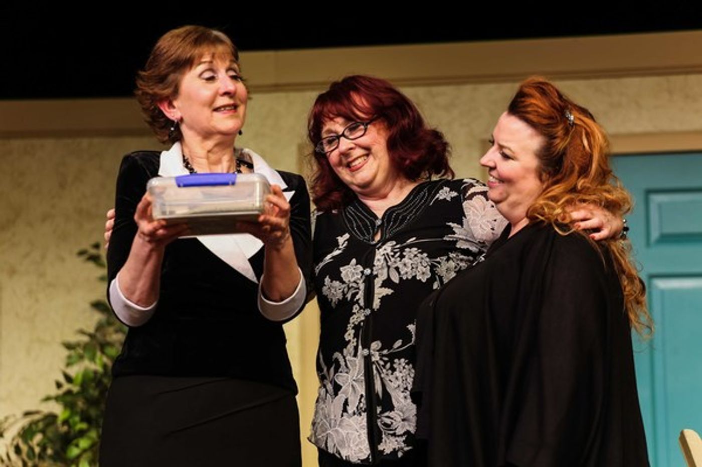 Photo Flash: Hilarity Ensues in Tacoma Little Theatre's EXIT LAUGHING  Image