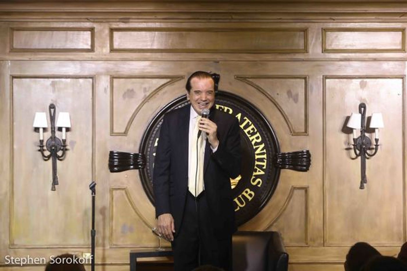 Photo Coverage: Chazz Palminteri Tells Tales From Hollywood & The Bronx At The Friars Club  Image