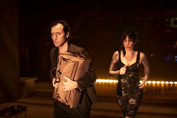 Jude Law and Halina Reijn Photo