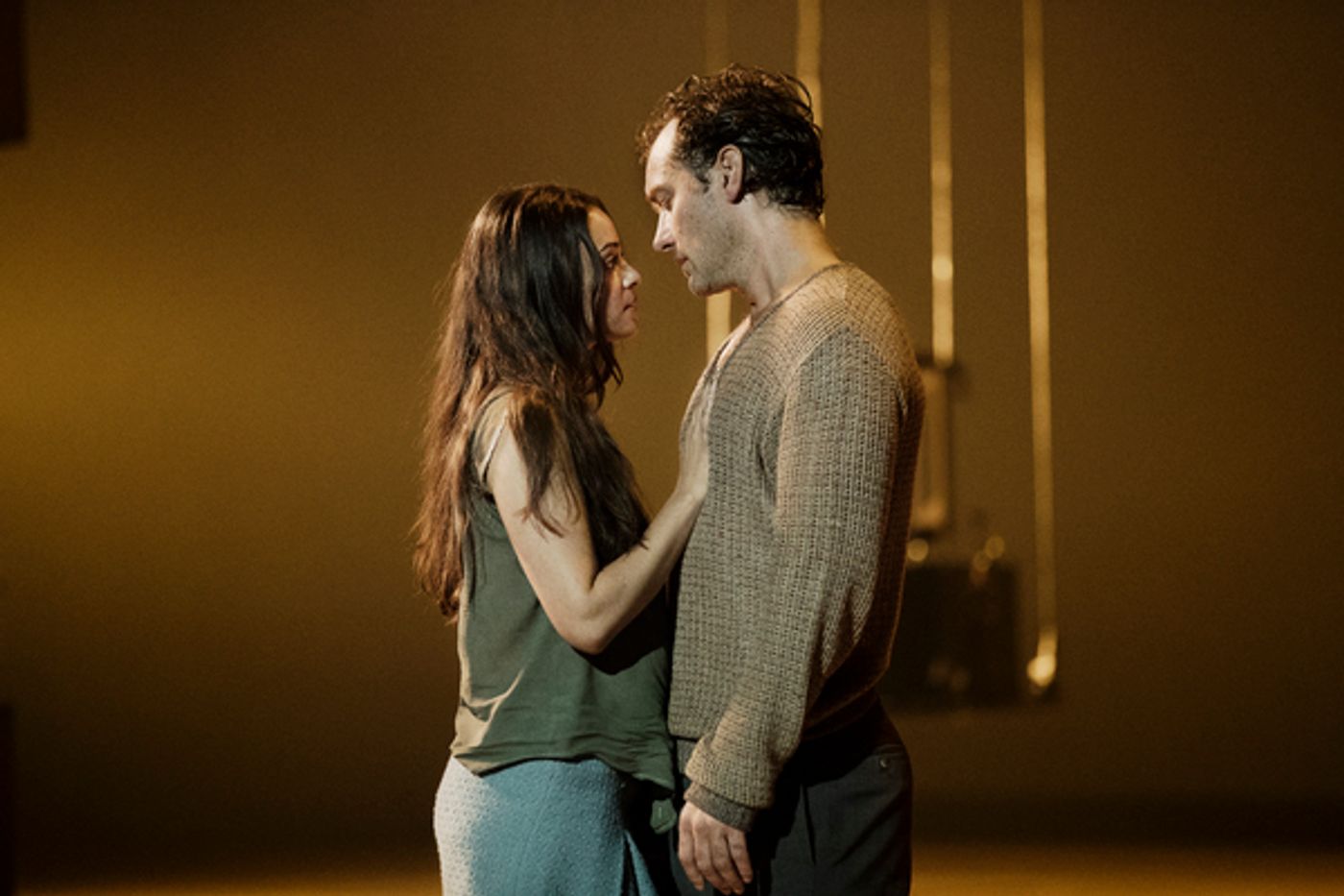 Photo Flash: First Look at Jude Law, Halina Reijn and More in OBSESSION at the Barbican Photo Flash: First Look at Jude Law, Halina Reijn and More in OBSESSION at the Barbican Image
