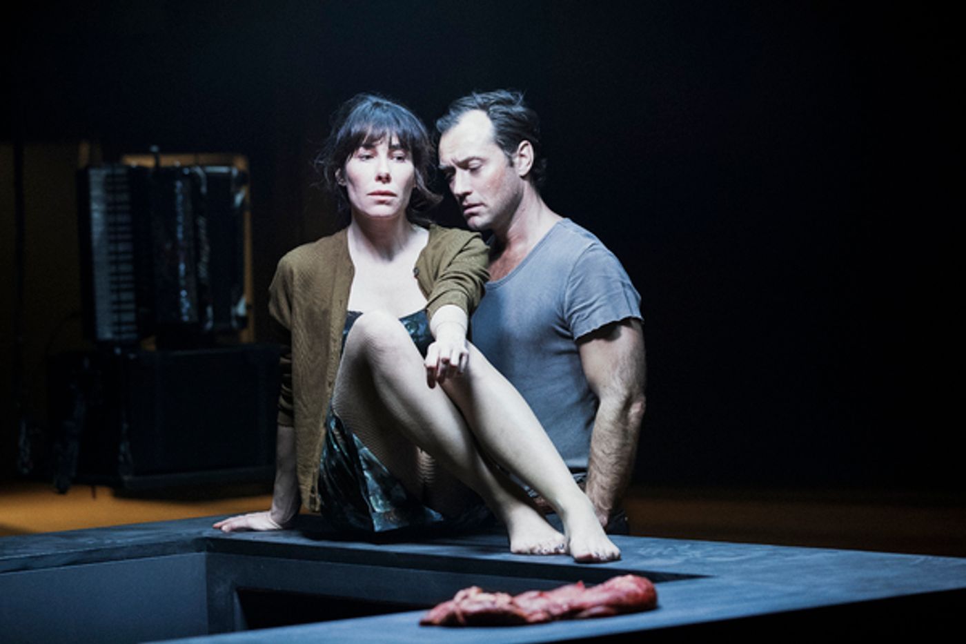Photo Flash: First Look at Jude Law, Halina Reijn and More in OBSESSION at the Barbican Photo Flash: First Look at Jude Law, Halina Reijn and More in OBSESSION at the Barbican Image
