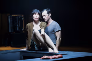 Halina Reijn and Jude Law Photo