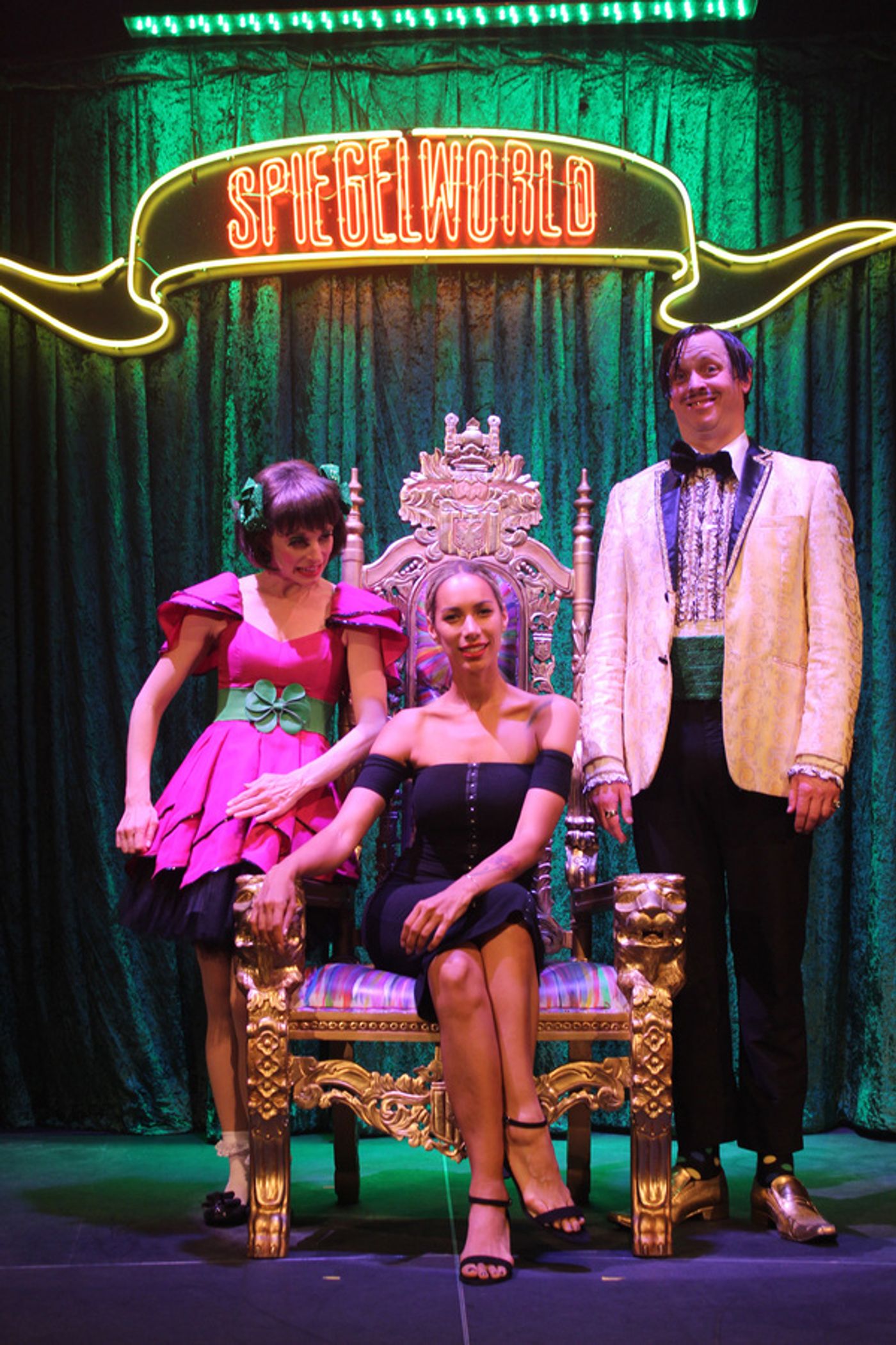 Photo Flash: Leona Lewis Visits ABSINTHE at LA LIVE Photo Flash: Leona Lewis Visits ABSINTHE at LA LIVE Image