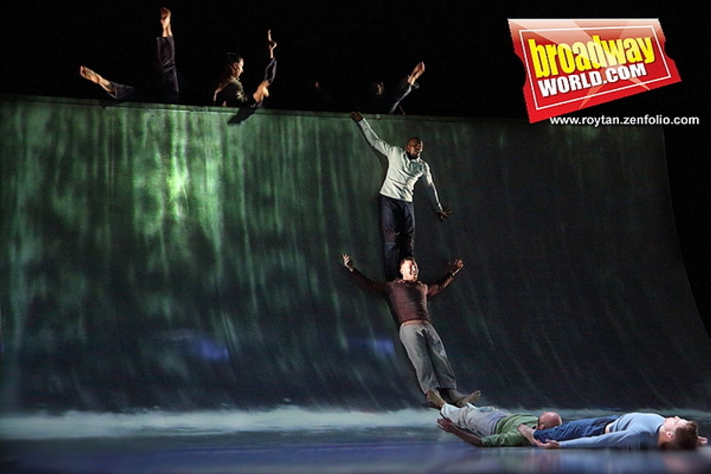 Photo Flash: Motionhouse Presents SCATTERED at the Peacock Theatre  Image