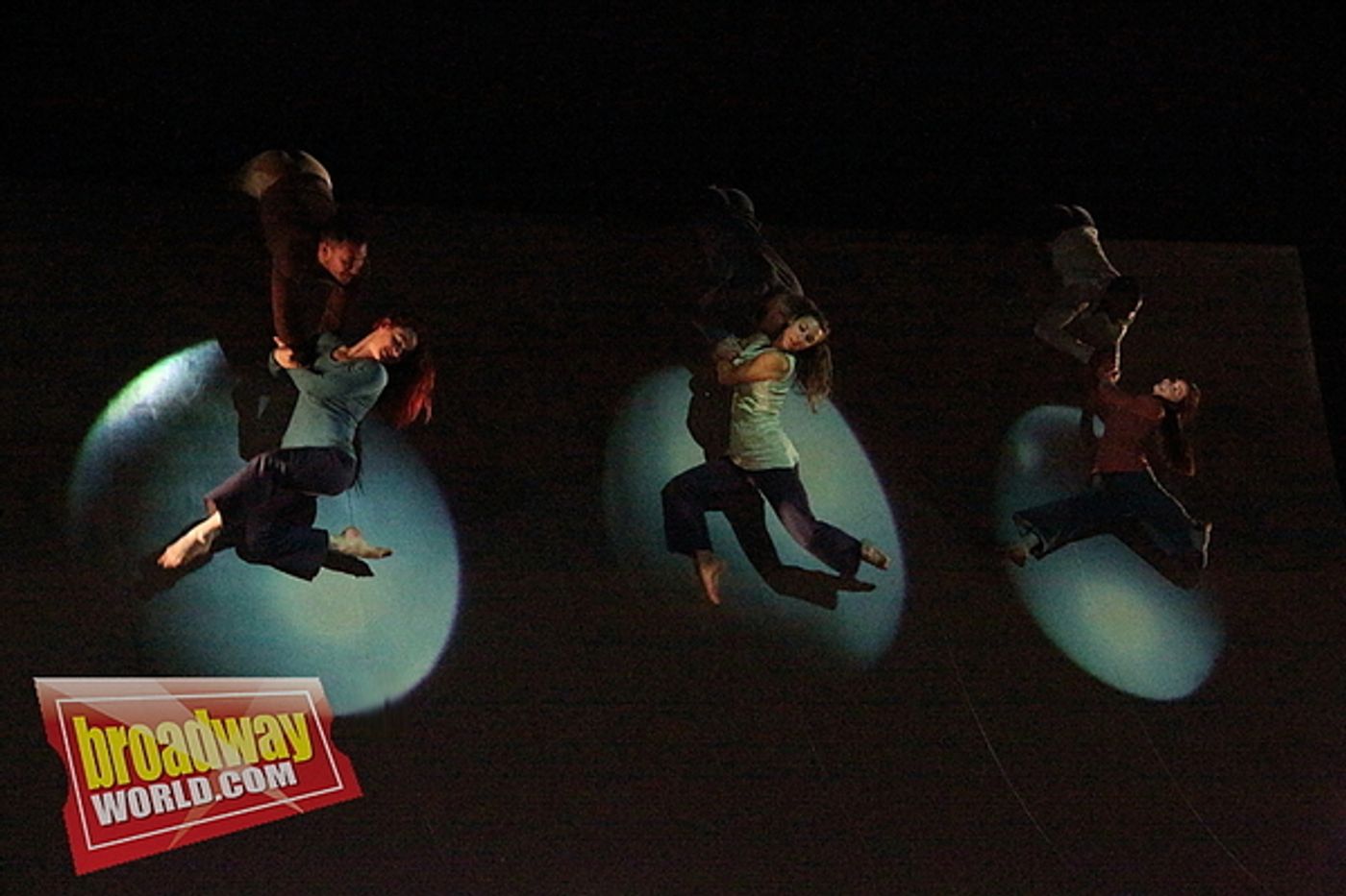 Photo Flash: Motionhouse Presents SCATTERED at the Peacock Theatre  Image