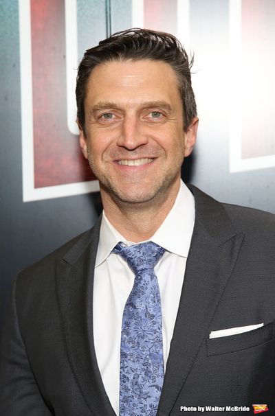 Raul Esparza Photo