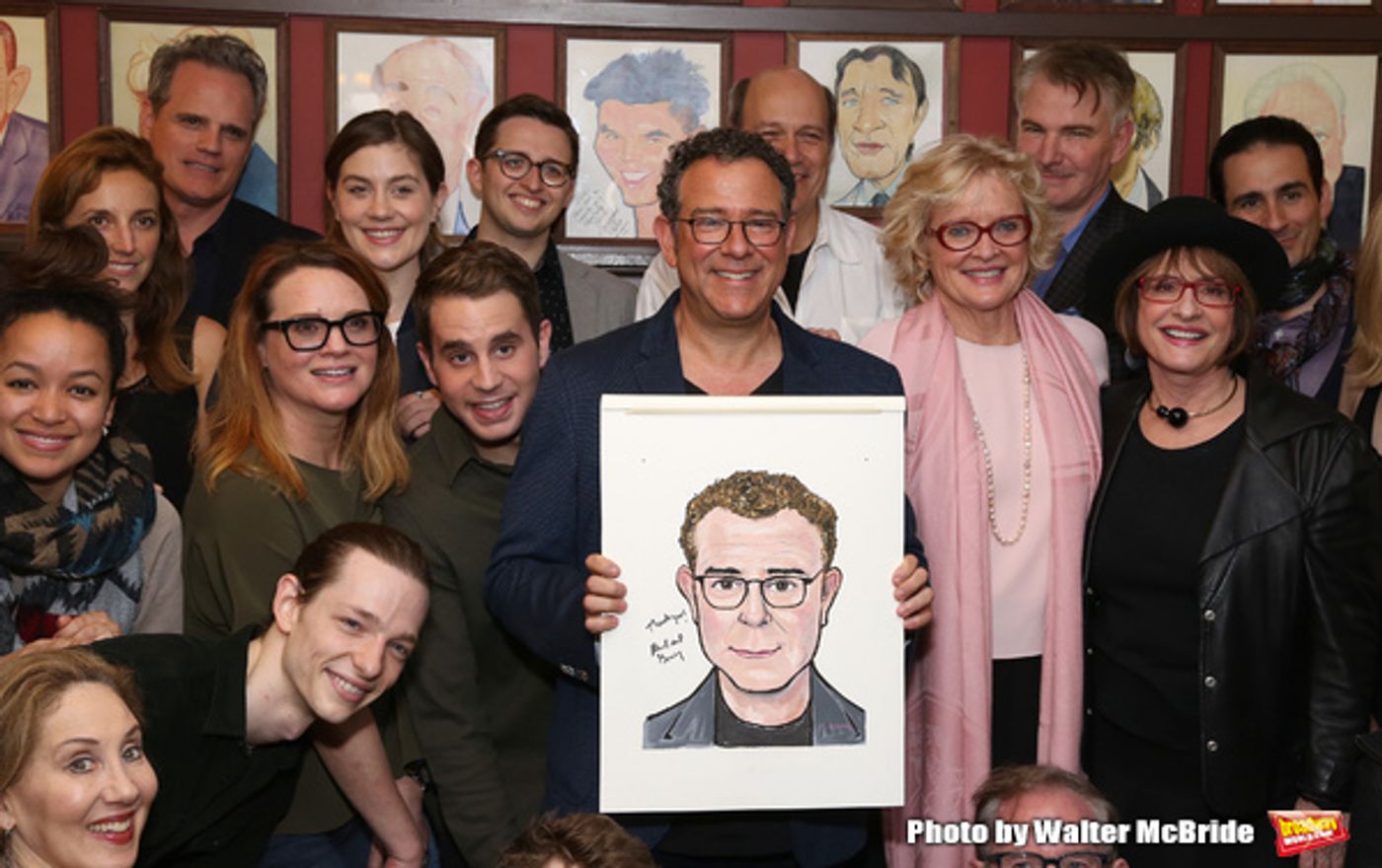 Photo Coverage: WAR PAINT & DEAR EVEN HANSEN Unite to Celebrate Michael Grief's New Sardi's Portrait!  Image