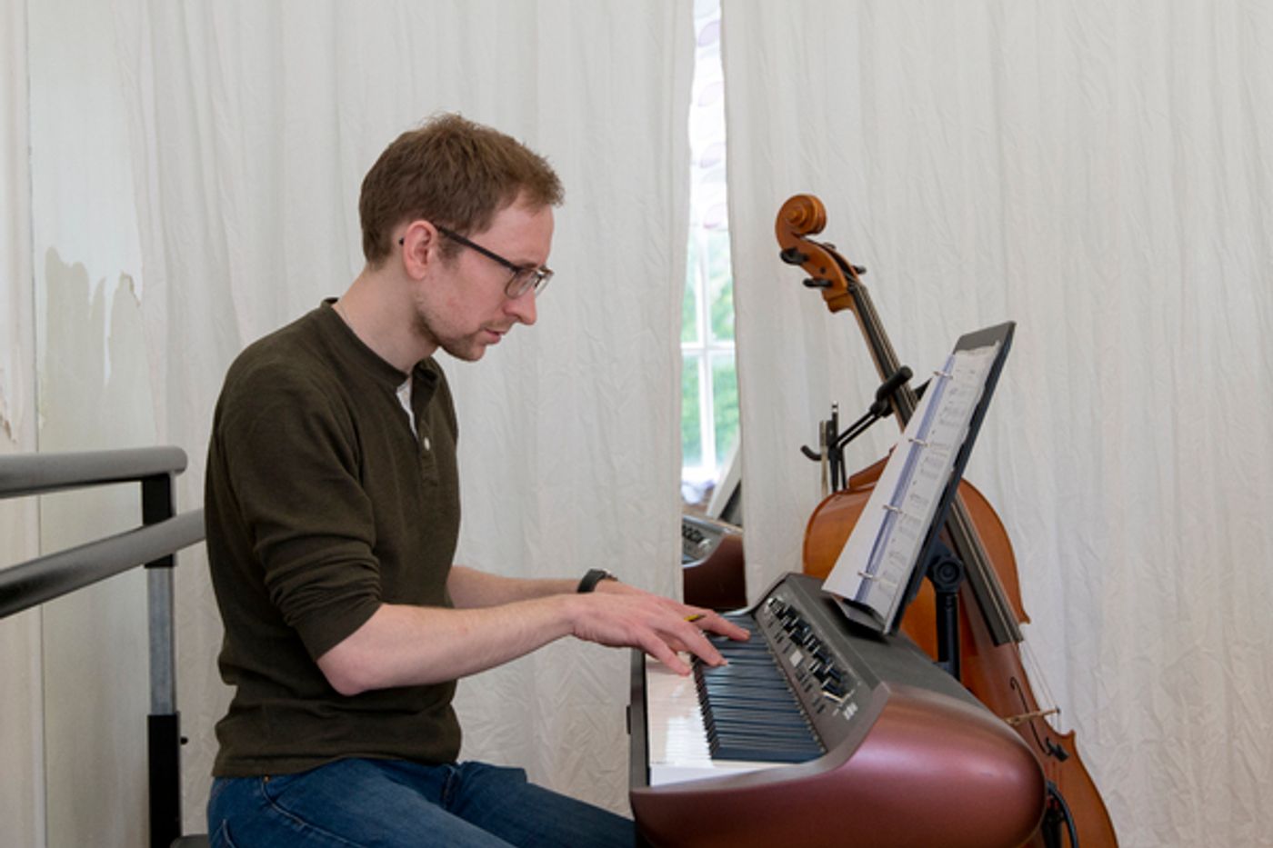 Photo Exclusive: In Rehearsal for PAPER HEARTS at Upstairs at the Gatehouse Photo Exclusive: In Rehearsal for PAPER HEARTS at Upstairs at the Gatehouse Image