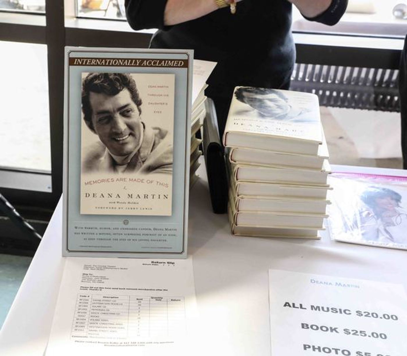 Photo Coverage: Deana Martin Brings Dean While Sal Scognamillo Brings Patsy's Italian Restaurant To The Ciccone Theatre Photo Coverage: Deana Martin Brings Dean While Sal Scognamillo Brings Patsy's Italian Restaurant To The Ciccone Theatre Image