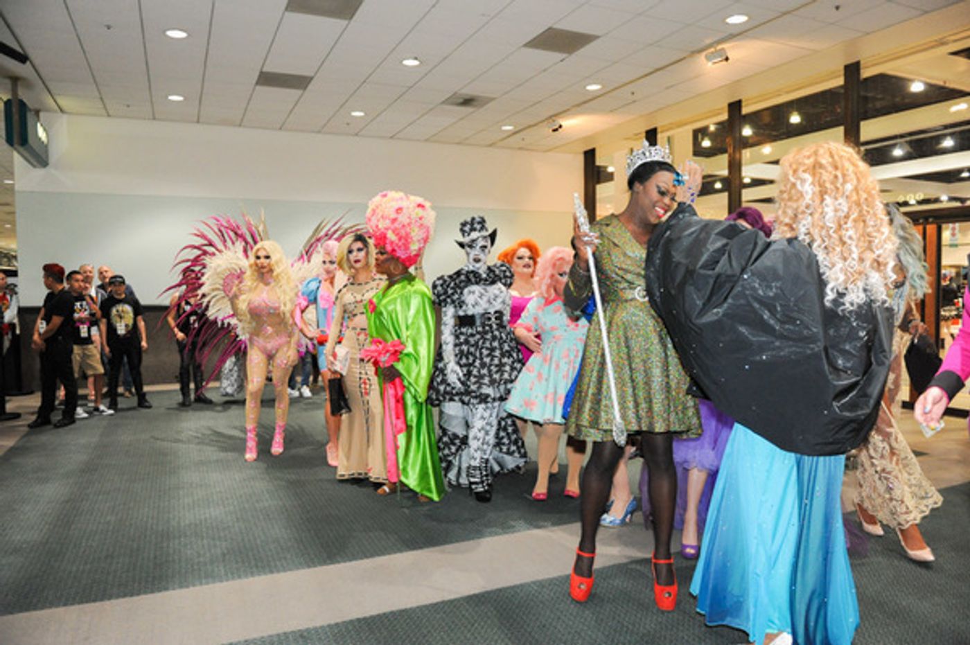 Photo Flash: All Colors of the Rainbow Take Part in RuPaul's DragCon 2017  Image