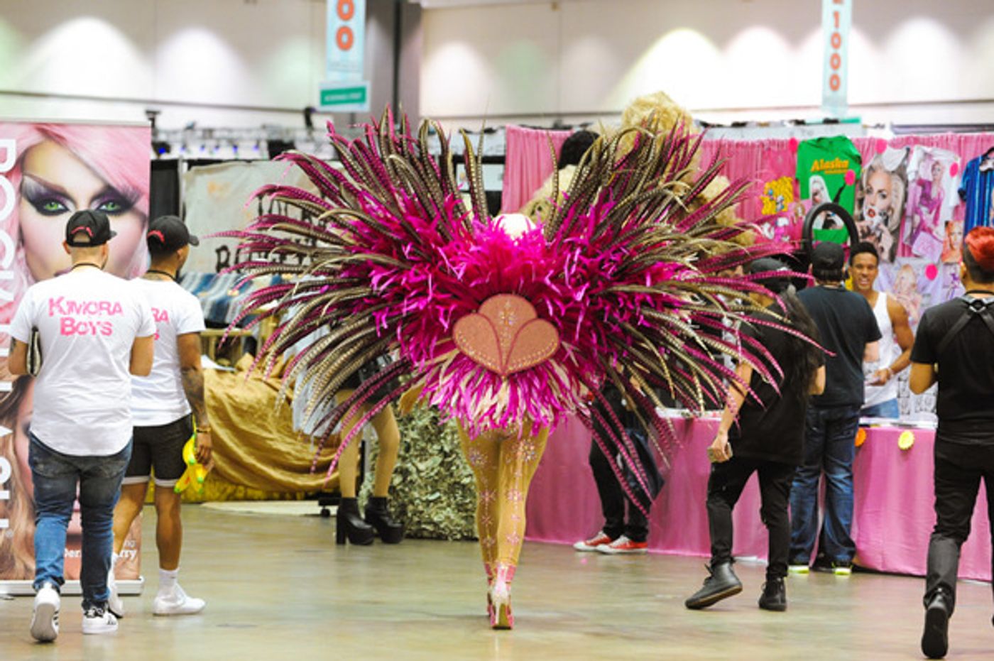 Photo Flash: All Colors of the Rainbow Take Part in RuPaul's DragCon 2017  Image