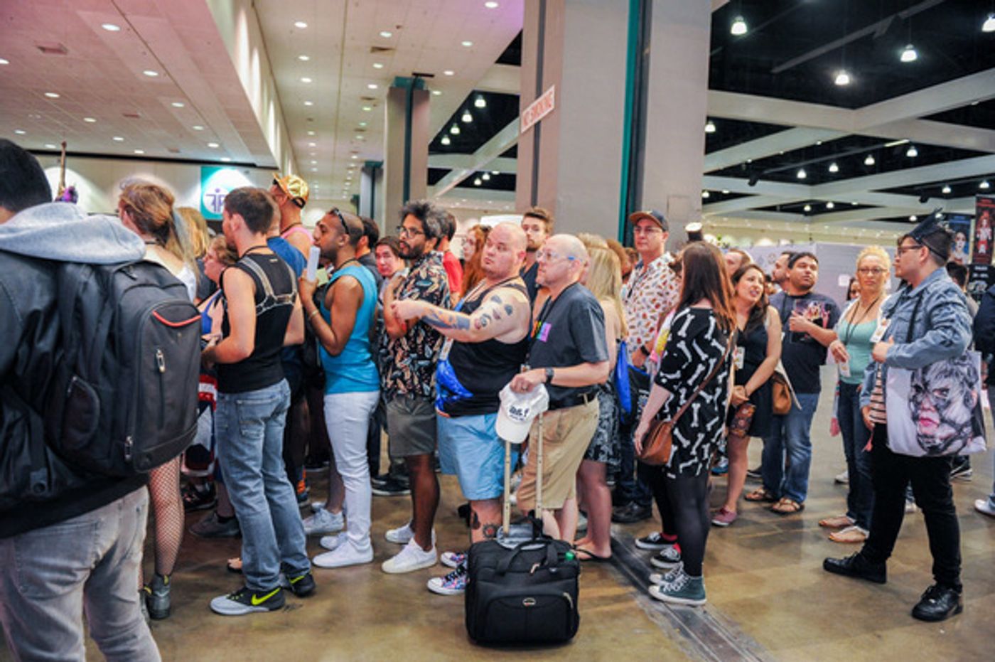 Photo Flash: All Colors of the Rainbow Take Part in RuPaul's DragCon 2017  Image