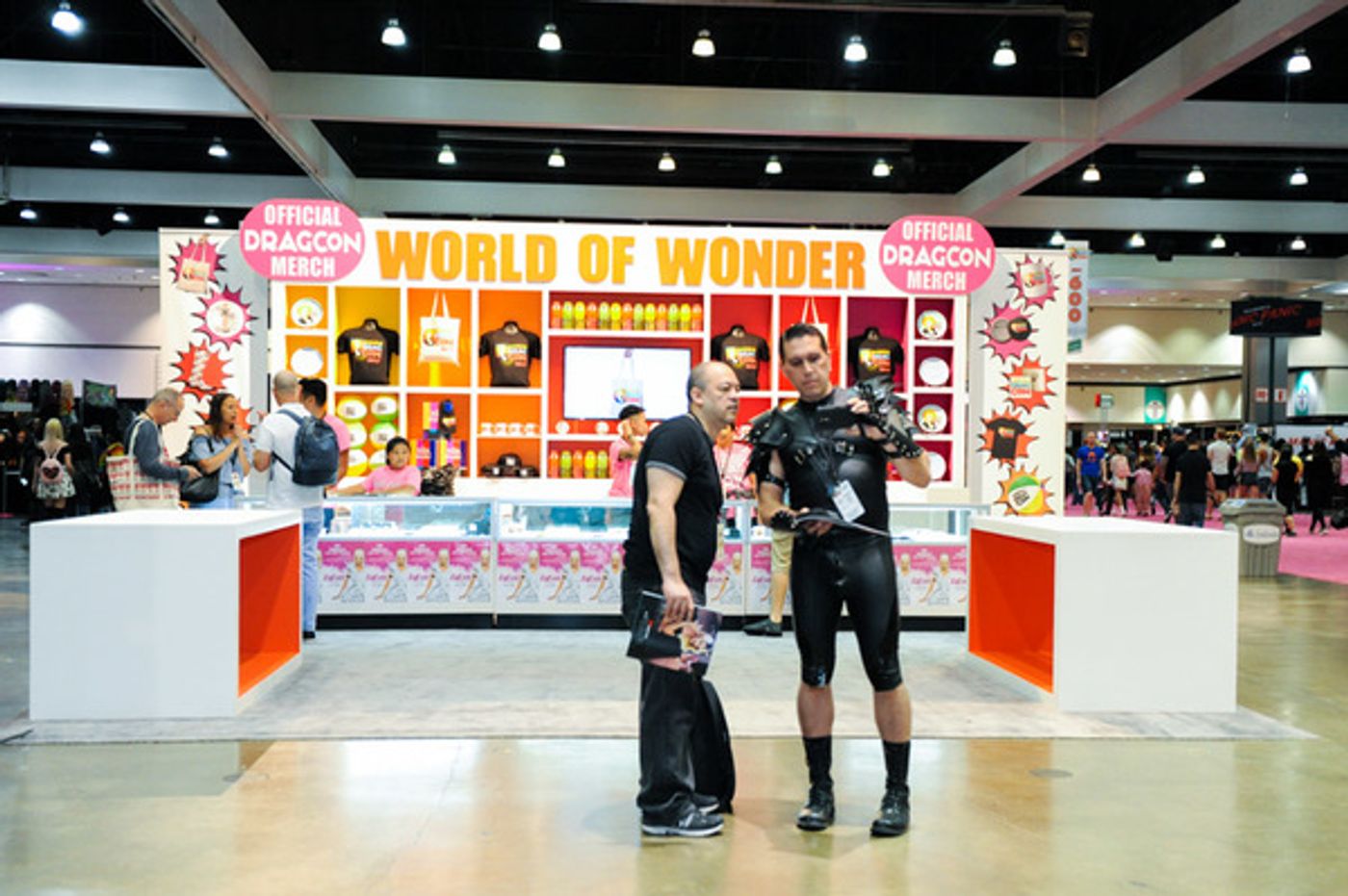 Photo Flash: All Colors of the Rainbow Take Part in RuPaul's DragCon 2017  Image