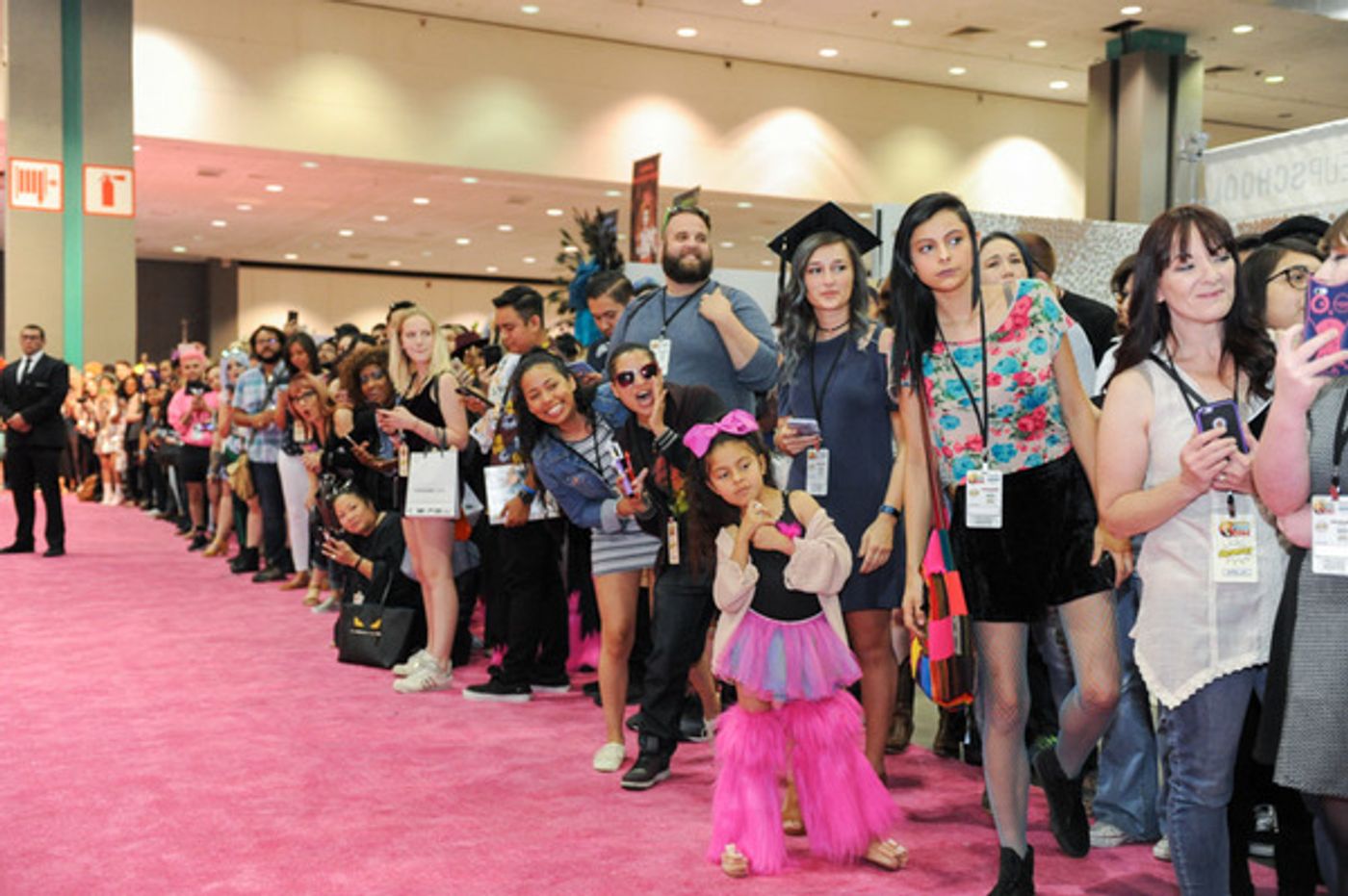 Photo Flash: All Colors of the Rainbow Take Part in RuPaul's DragCon 2017  Image