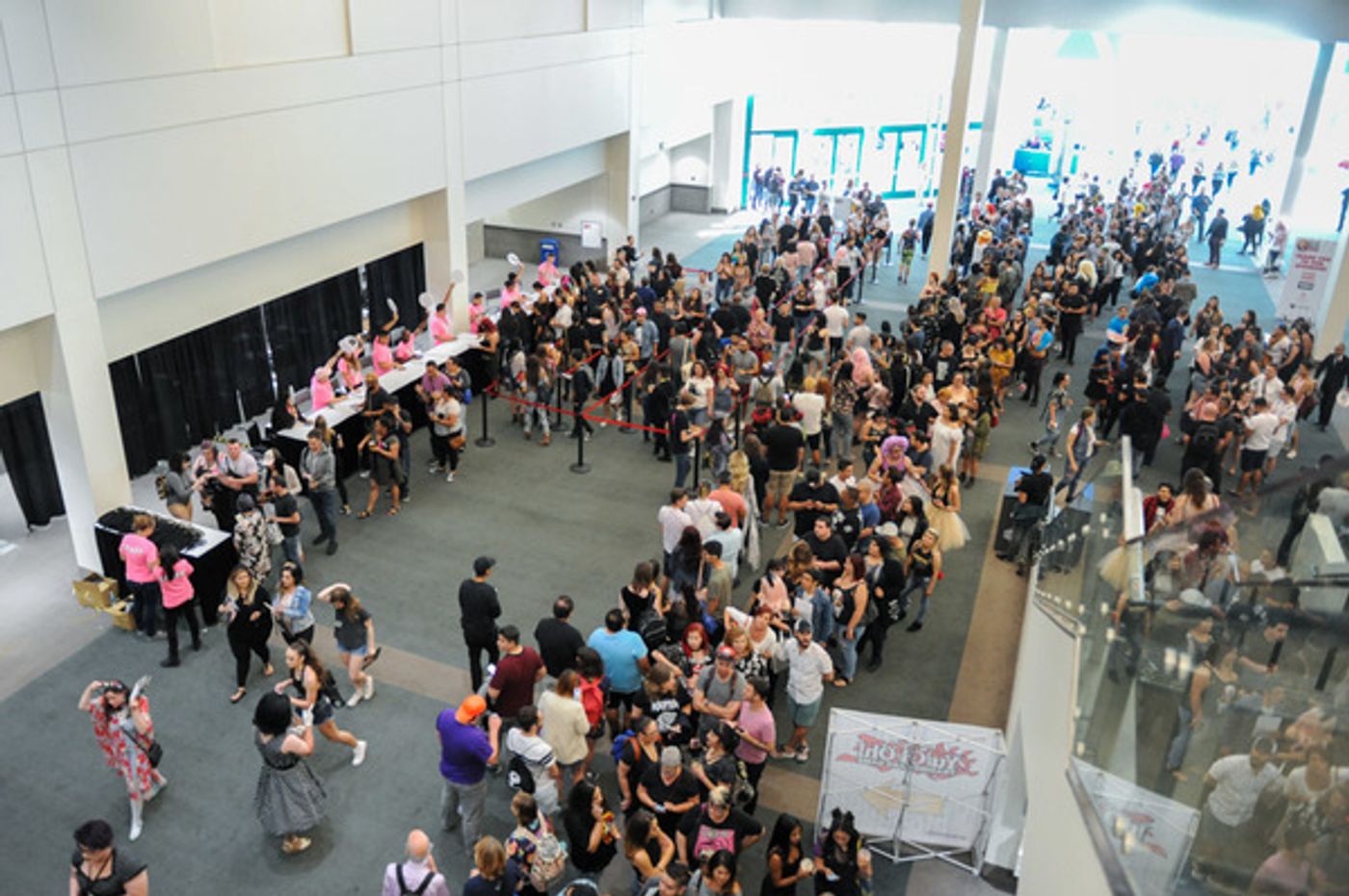 Photo Flash: All Colors of the Rainbow Take Part in RuPaul's DragCon 2017  Image
