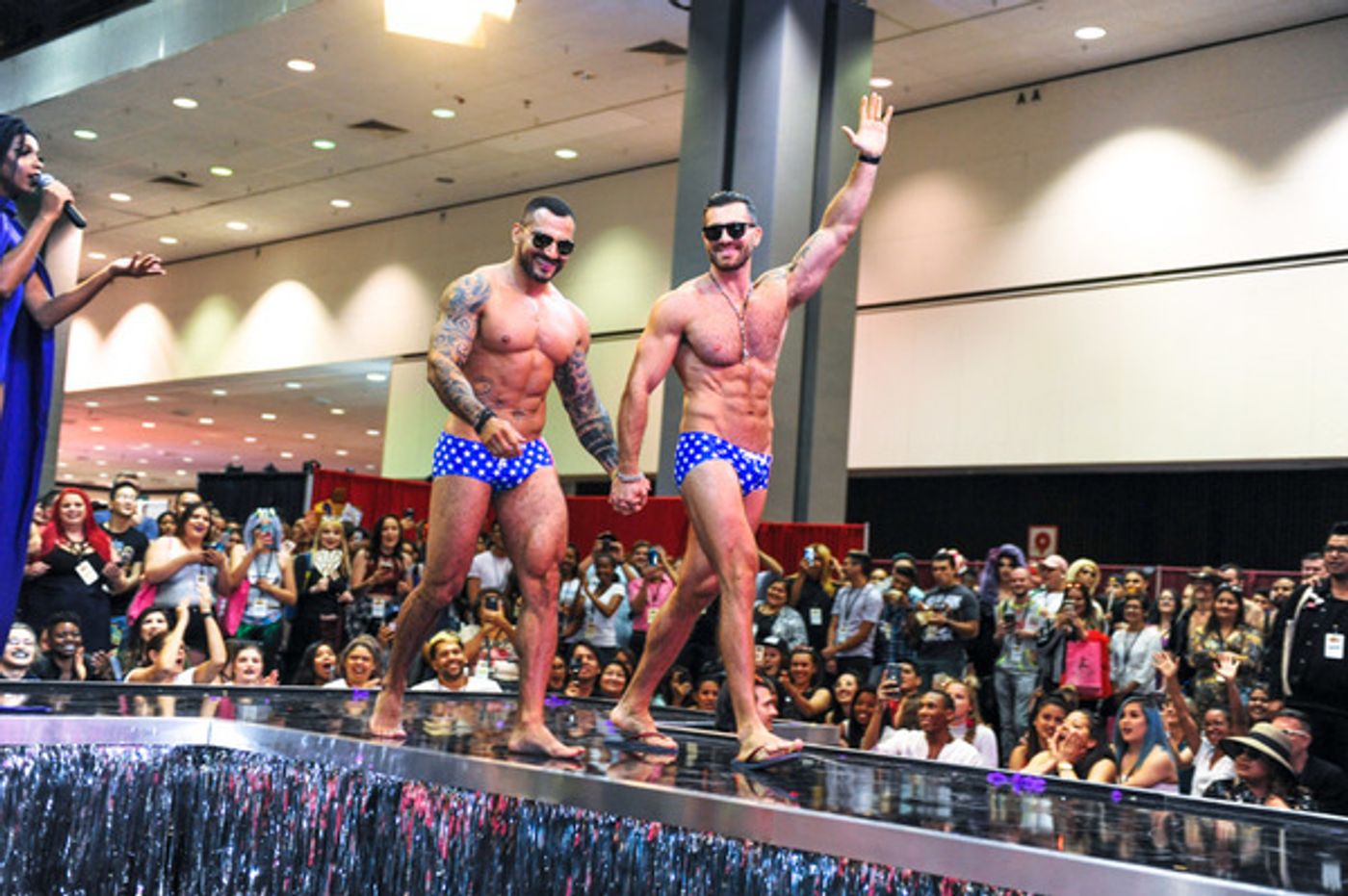Photo Flash: All Colors of the Rainbow Take Part in RuPaul's DragCon 2017  Image