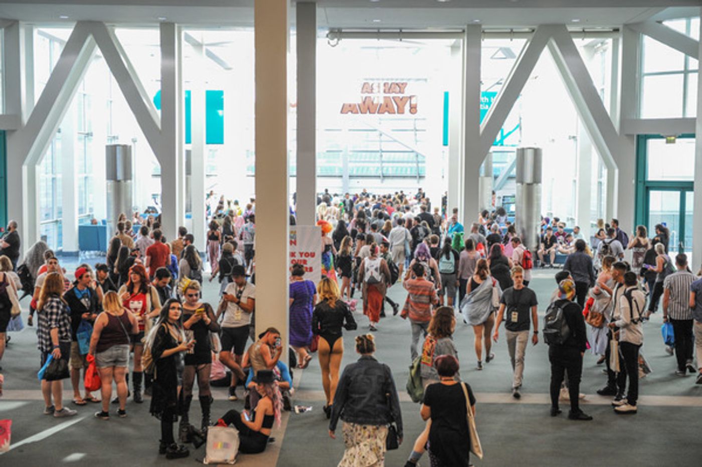 Photo Flash: All Colors of the Rainbow Take Part in RuPaul's DragCon 2017  Image