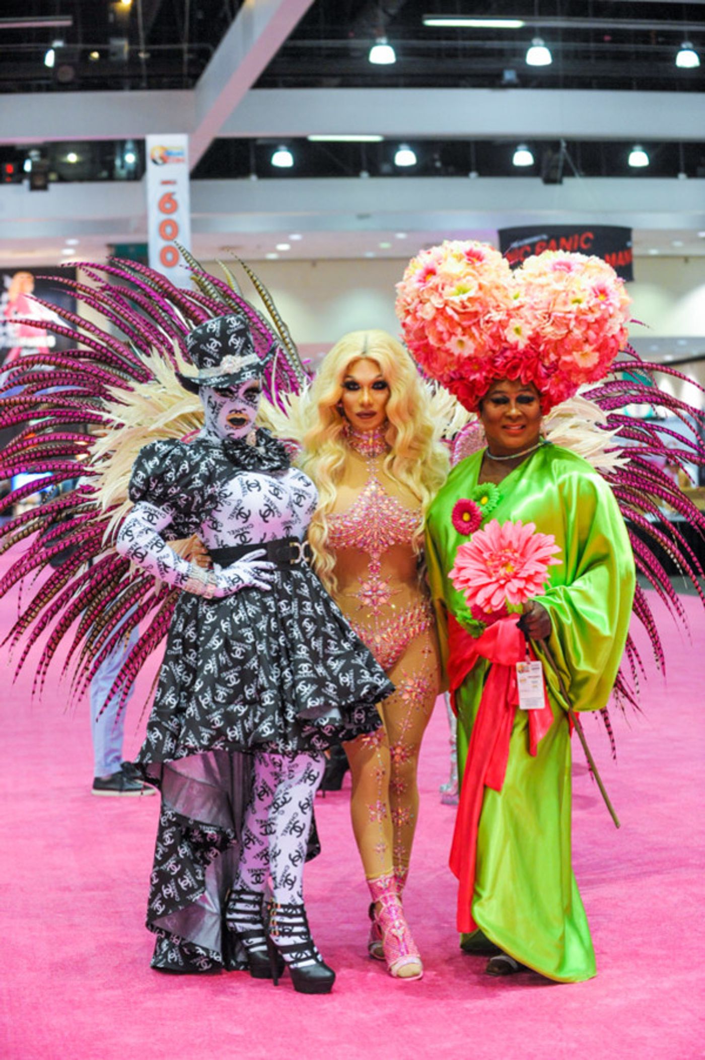 Photo Flash: All Colors of the Rainbow Take Part in RuPaul's DragCon 2017  Image