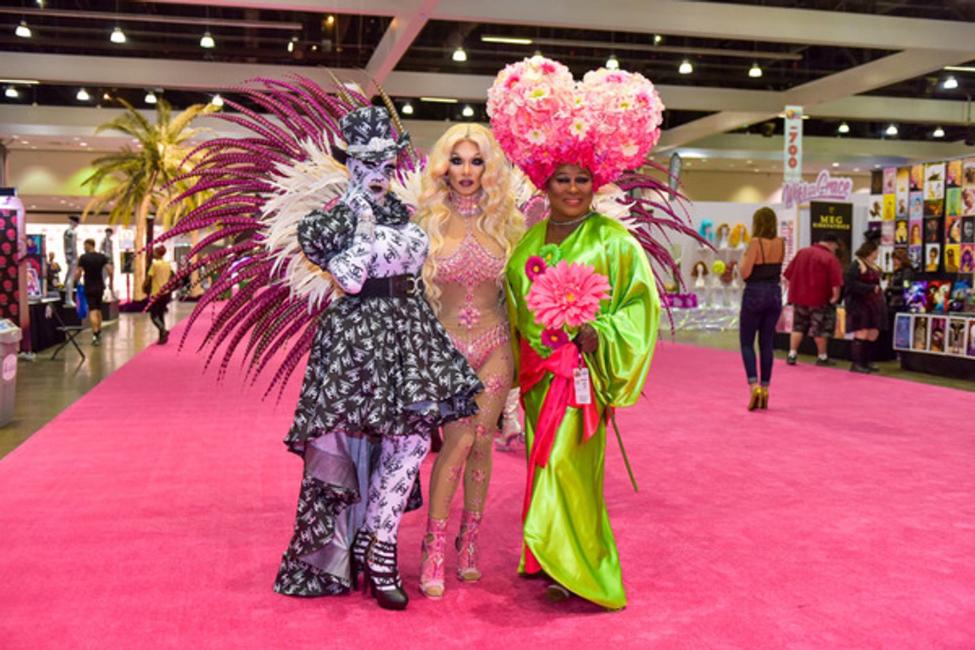 Photo Flash: All Colors of the Rainbow Take Part in RuPaul's DragCon 2017  Image