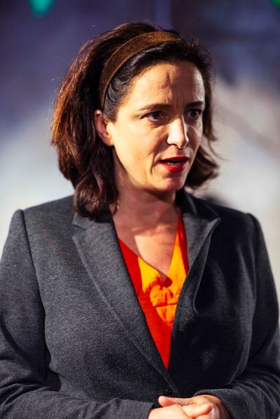 Kate Miles Photo