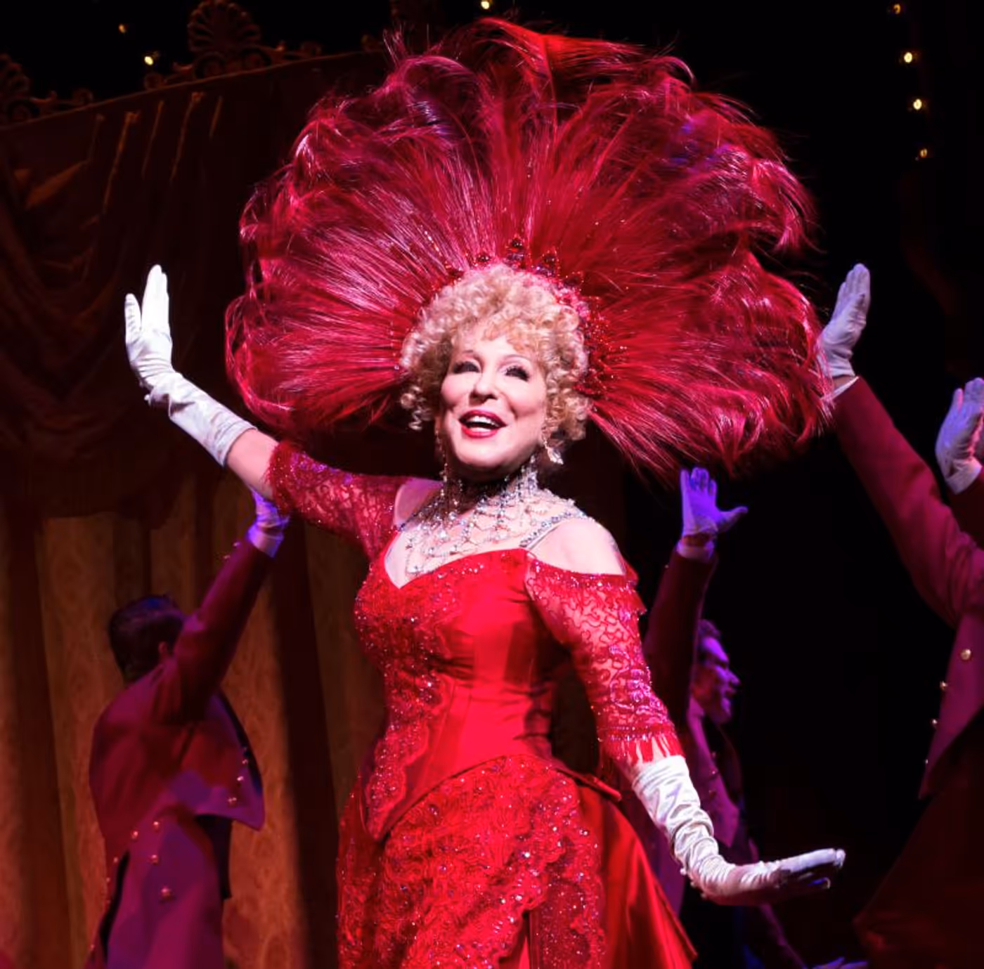 HELLO, DOLLY!'s Bette Midler Wins 2017 Tony Award for Best Performance by an Actress in a Leading Role in a Musical Image