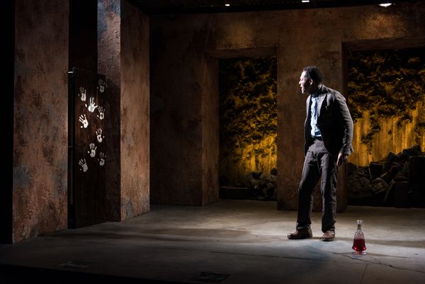 Peter Jay Fernandez Photo