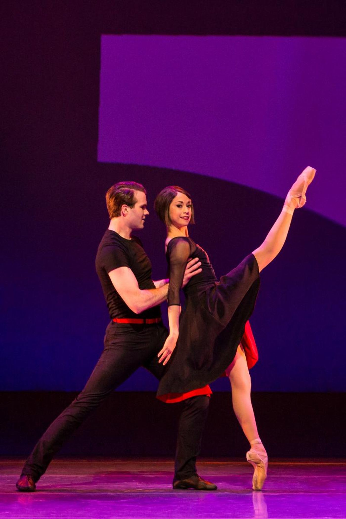 Review: Sweepingly Beautiful AN AMERICAN IN PARIS at Paramount  Image