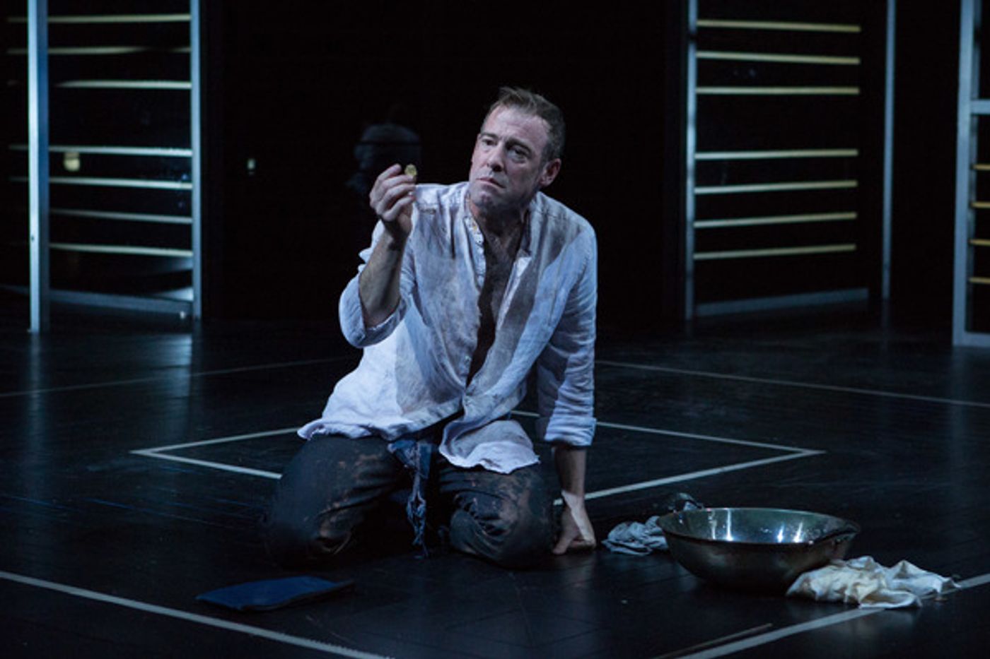 Photo Flash: First Look at Ian Merrill Peakes and More in TIMON OF ATHENS at Folger Theatre  Image