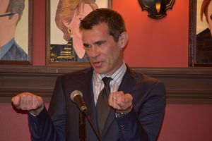 Mike Isaacson @ BroadwayWorld Mike Isaacson Photo