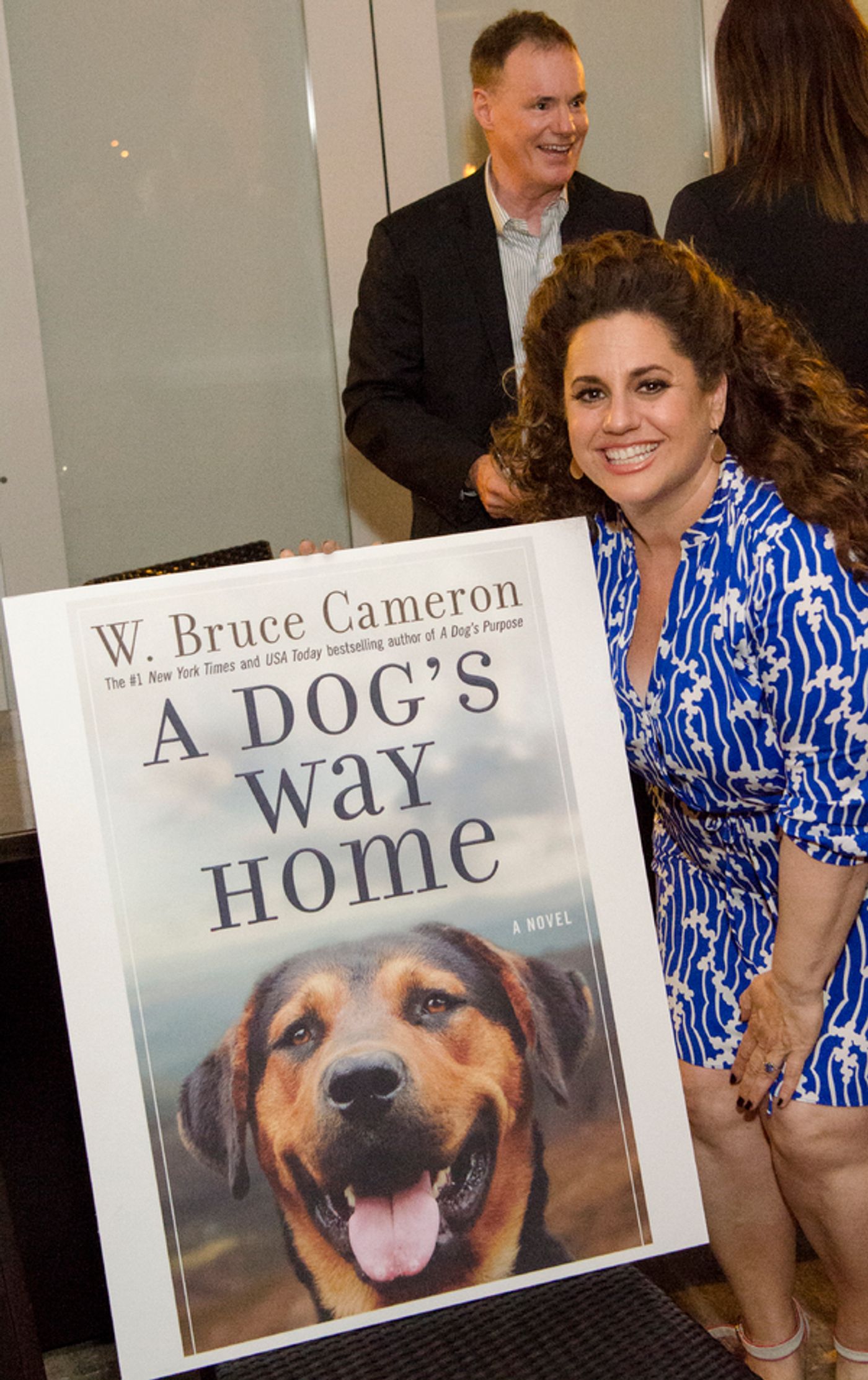 Photo Flash: W.Bruce Cameron Celebrates the Release of A DOG'S WAY HOME  Image